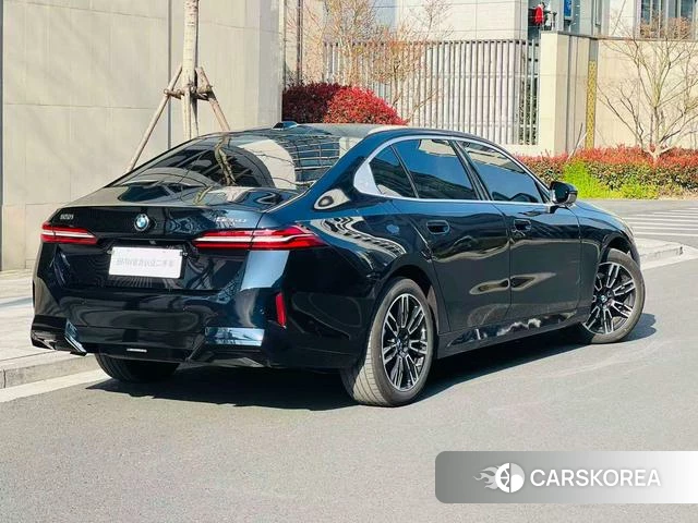 BMW 5 series 2025 Черный из Китая, фото 5