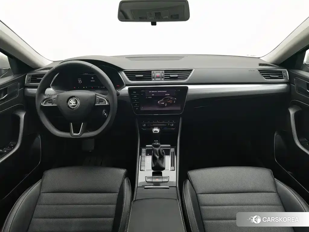 Skoda Superb 2022 Yellow/orange из Китая, фото 5