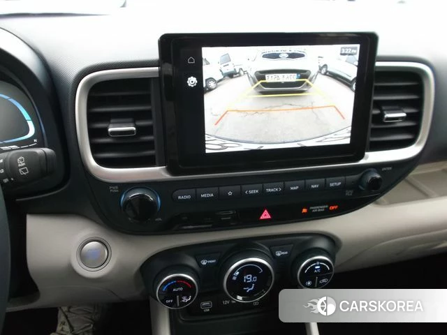 Hyundai Venue 2024 Белый двухцветный из Кореи, фото 5