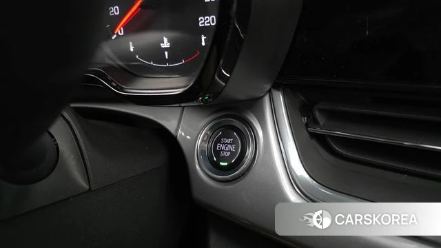 Chevrolet (GM Daewoo) Trax Crossover 2023 Белый из Кореи, фото 5