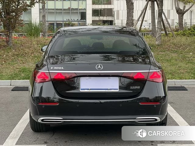 Mercedes-Benz E-Class 2024 Черный из Китая, фото 5