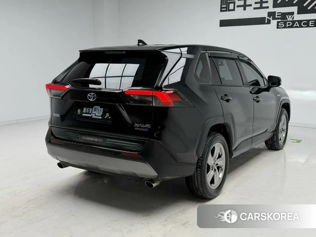 Toyota RAV4 2022 Черный из Китая, фото 5