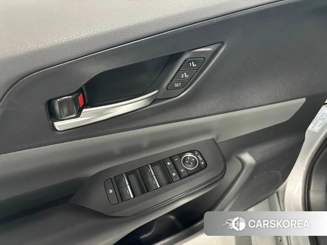 Toyota Prius 5th Generation 2024 Серебристо-серый из Кореи, фото 5