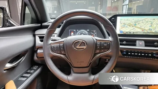 Lexus UX250h 2023 Черный из Кореи, фото 5
