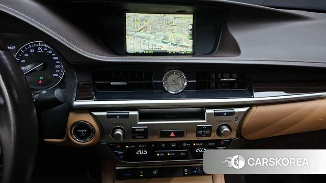 Lexus New ES300h 2018 Черный из Кореи, фото 5
