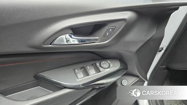 Chevrolet (GM Daewoo) Trax Crossover 2023 Белый из Кореи, фото 5