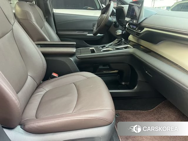 Toyota Granvia 2023 Серебристо-серый из Китая, фото 5