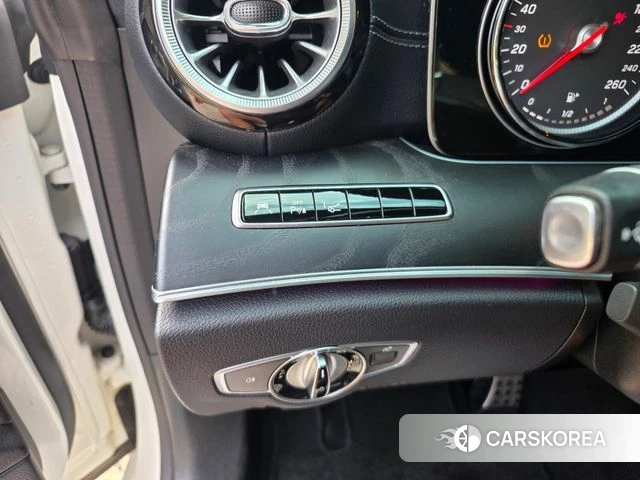 Mercedes-Benz E-Class W213 2018 Белый из Кореи, фото 5