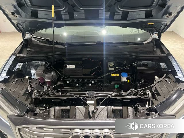 Audi Q4 2025 Синий из Китая, фото 5