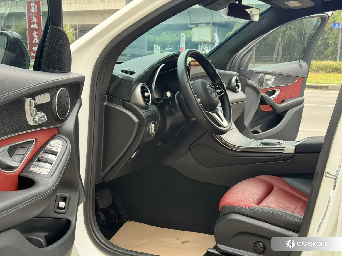Mercedes-Benz GLC 2021 Белый из Китая, фото 5