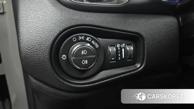 Jeep Renegade 2020 Серебристо-серый из Кореи, фото 5