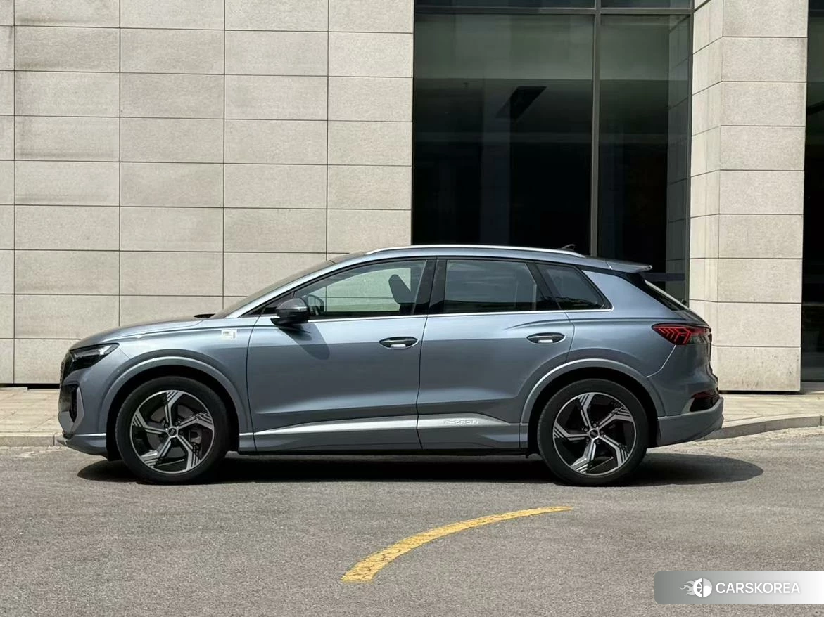 Audi Q4 2023 Синий из Китая, фото 5