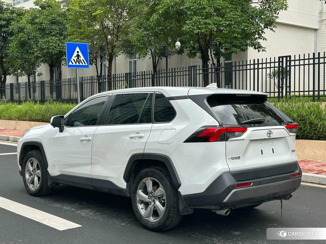 Toyota RAV4 2019 Белый из Китая, фото 5