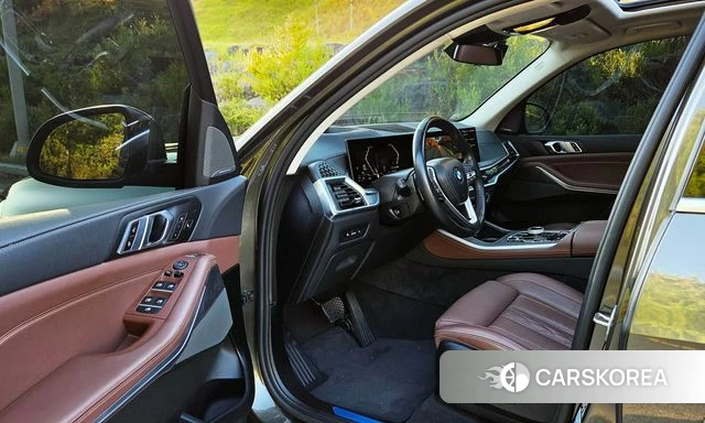 BMW X5 (G05) 2025 Темно-зеленый из Кореи, фото 5