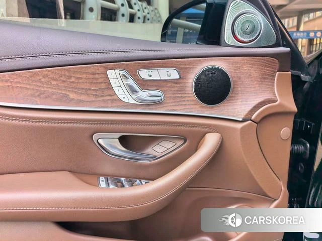 Mercedes-Benz E-Class 2021 Черный из Китая, фото 5