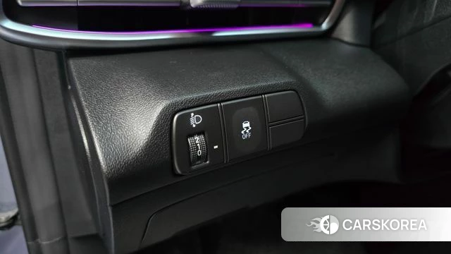 Hyundai The New Avante (CN7) 2023 Светло-серебряный цвет из Кореи, фото 5