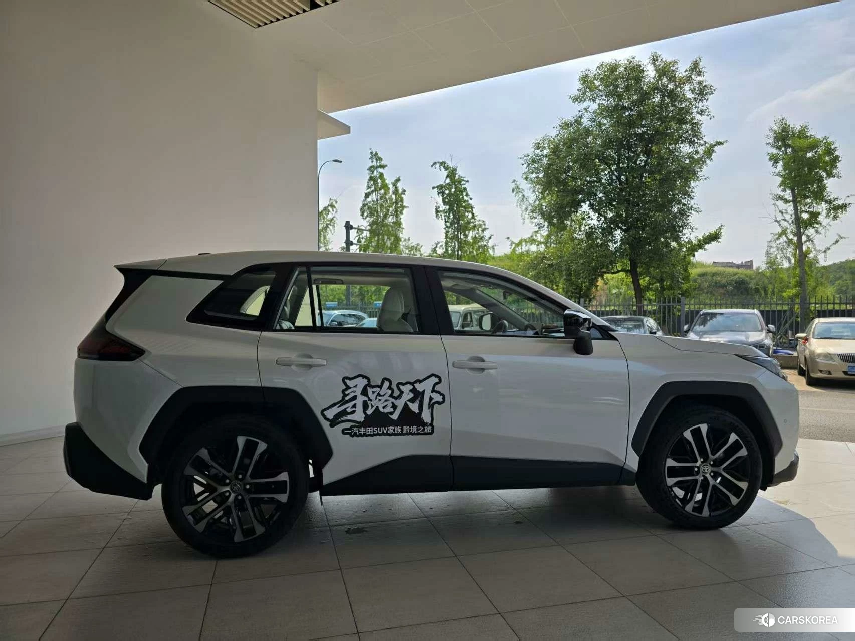Toyota RAV4 2025 Белый из Китая, фото 5