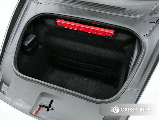 Porsche 911(992) 2025 Светло-серебряный цвет из Кореи, фото 5