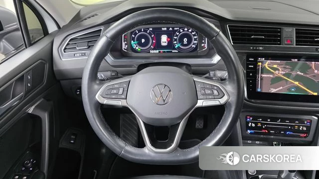 Volkswagen Tiguan Allspace 2022 Белый из Кореи, фото 5