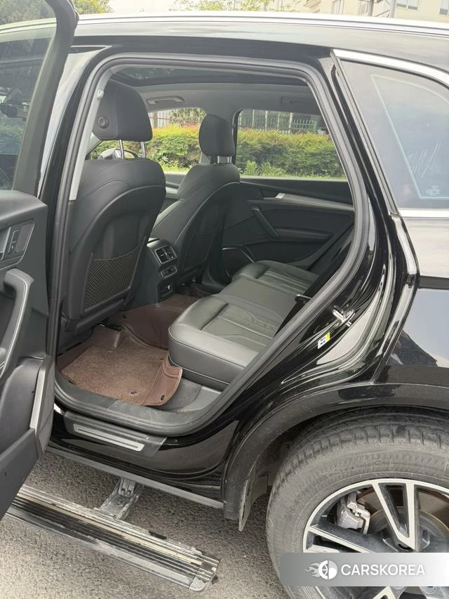 Audi Q5L 2023 Черный из Китая, фото 5