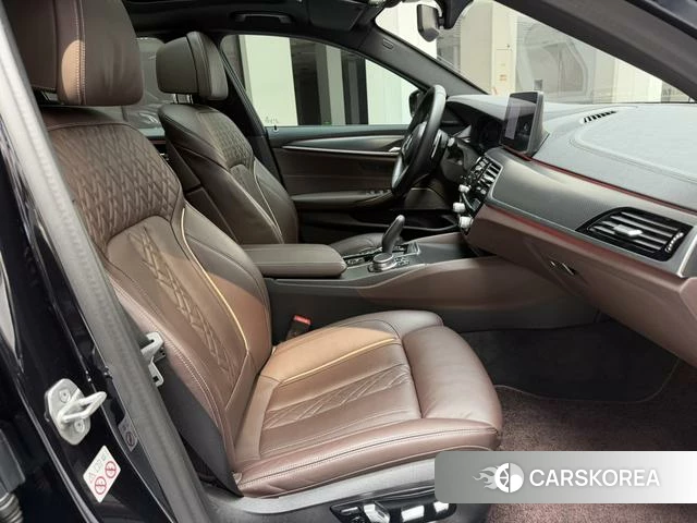 BMW 5 series 2021 Черный из Китая, фото 5