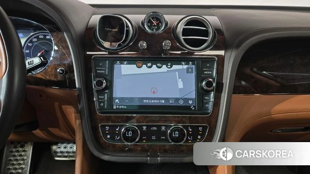 Bentley Bentayga 2018 Серый из Кореи, фото 5