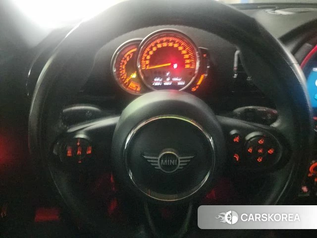 Mini Cooper Clubman 2018 Черный из Кореи, фото 5