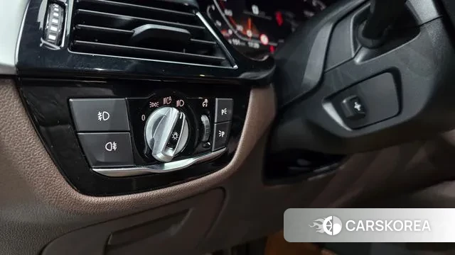 BMW 5 Series (G30) 2020 Белый из Кореи, фото 5