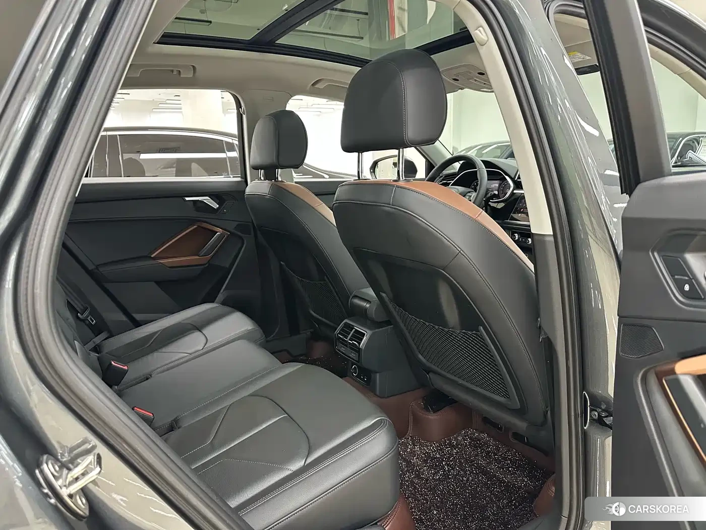 Audi Q3 2023 Silver/gray из Китая, фото 5
