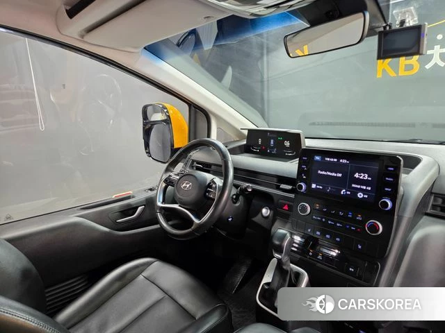 Hyundai Staria 2022 Желтый из Кореи, фото 5