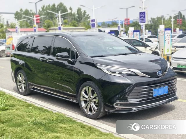 Toyota Sienna 2023 Черный из Китая, фото 5