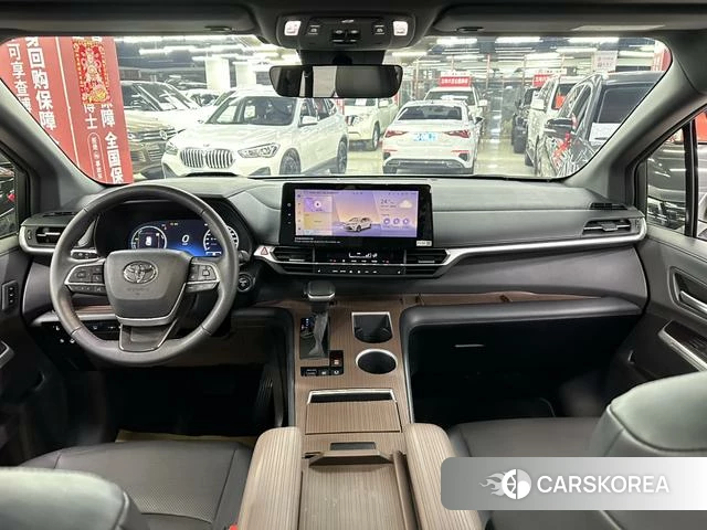 Toyota Granvia 2024 Белый из Китая, фото 5