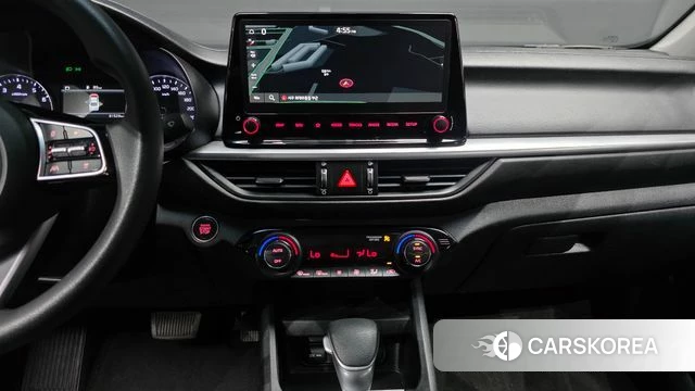 Kia The New K3 2nd generation 2023 Белый из Кореи, фото 5