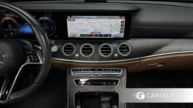 Mercedes-Benz E-Class W213 2023 Белый из Кореи, фото 5