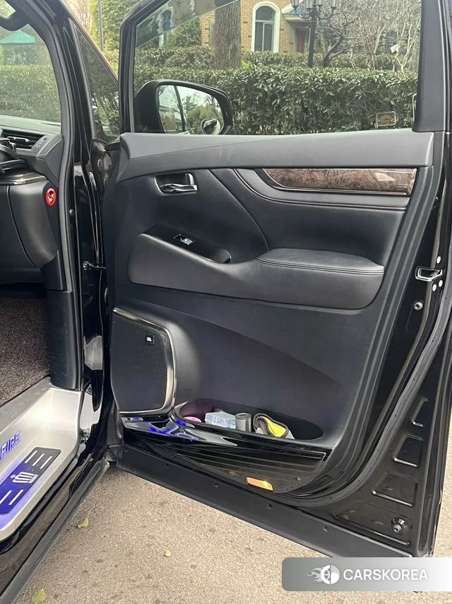 Toyota Vellfire 2020 Черный из Китая, фото 5