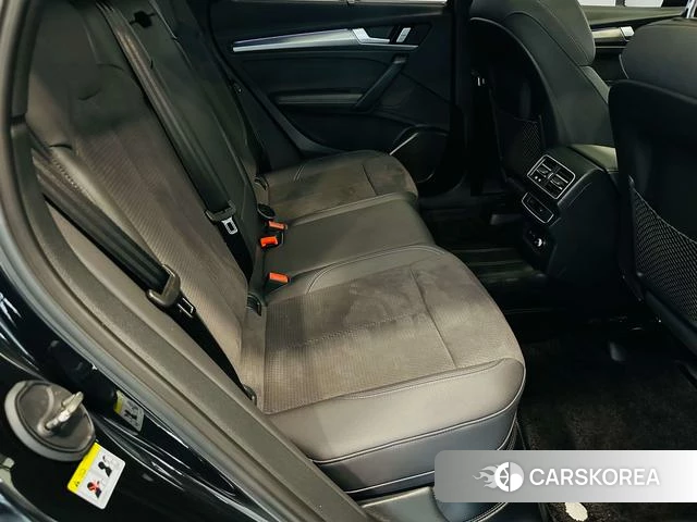 Audi Q5L 2025 Черный из Китая, фото 5