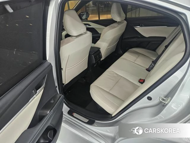 Toyota Camry (XV80) 2025 Серебряный из Кореи, фото 5