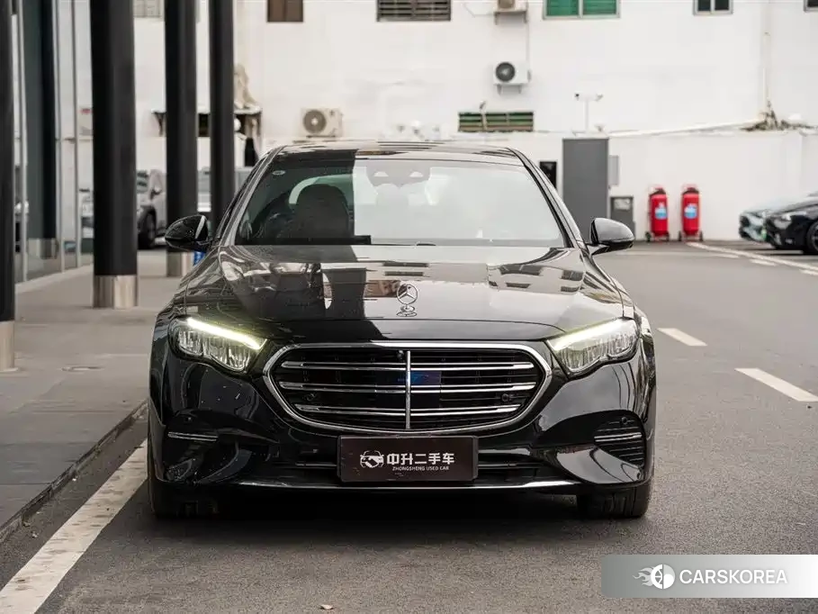 Mercedes-Benz E-Class 2025 Черный из Китая, фото 5
