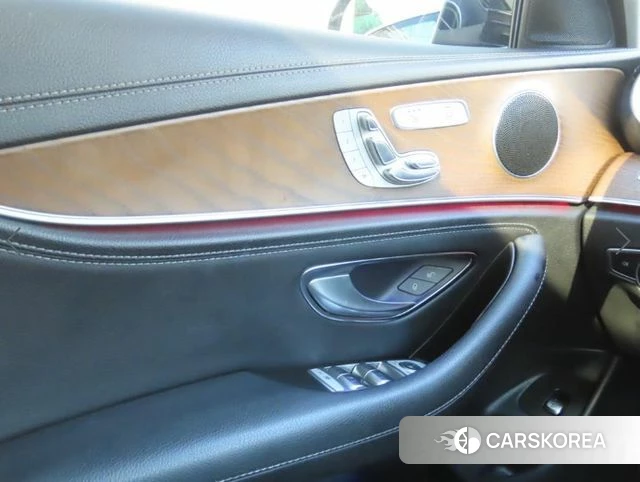 Mercedes-Benz E-Class W213 2019 Черный из Кореи, фото 5