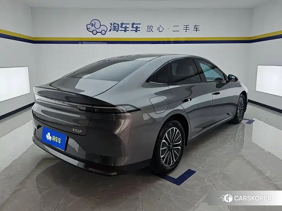 Nissan N6 2025 Silver/gray из Китая, фото 5