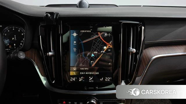 Volvo V60 Cross-Country 2nd Generation 2021 Белый из Кореи, фото 5
