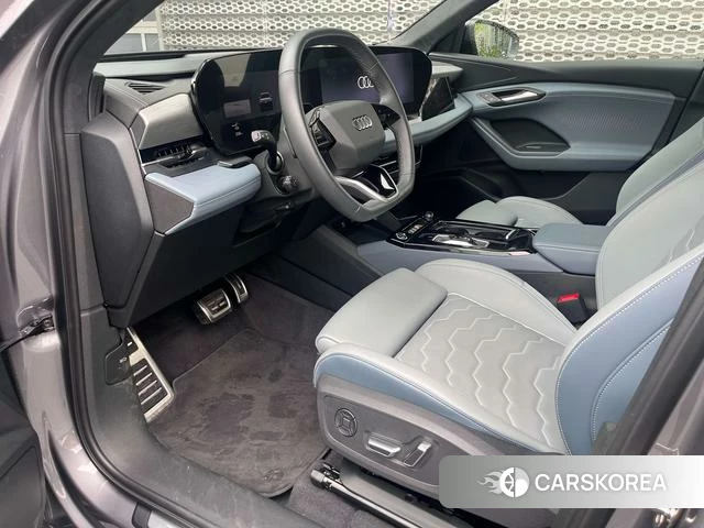 Audi Q6L 2026 Серебристо-серый из Китая, фото 5