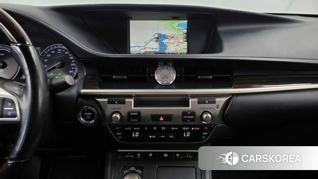 Lexus New ES300h 2018 Серый из Кореи, фото 5