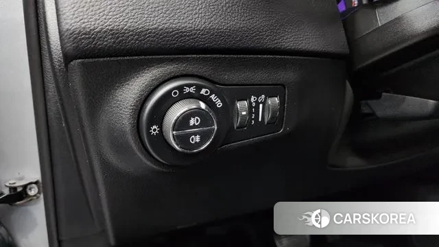 Jeep Compass 2nd Generation 2018 Серебряный из Кореи, фото 5