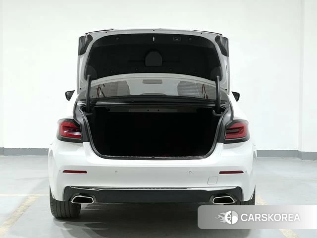 BMW 5 series 2022 Белый из Китая, фото 5
