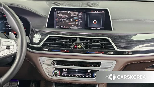 BMW 7 Series (G11) 2020 Серебристо-серый из Кореи, фото 5