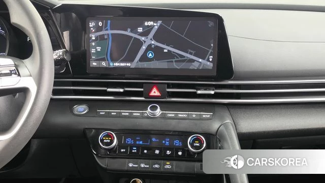 Hyundai Avante Hybrid (CN7) 2022 Белый из Кореи, фото 5
