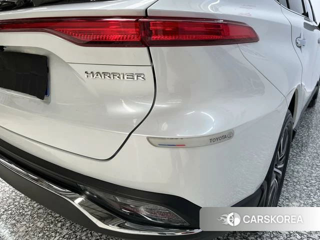 Toyota Harrier 2023 Белый из Китая, фото 5
