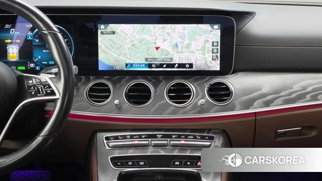 Mercedes-Benz E-Class W213 2022 Белый из Кореи, фото 5