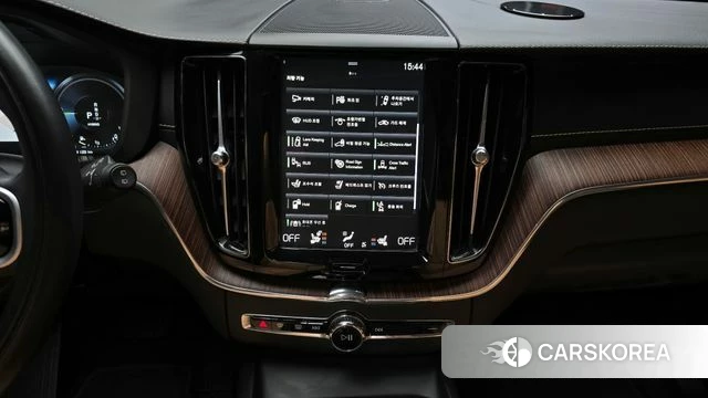 Volvo XC60 second Generation 2021 Черный из Кореи, фото 5
